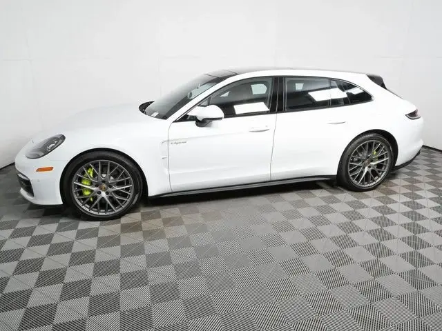2023 Porsche Panamera 4 E-Hybrid - Photo 16