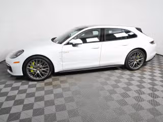 2023 Porsche Panamera 4 E-Hybrid - Photo 9