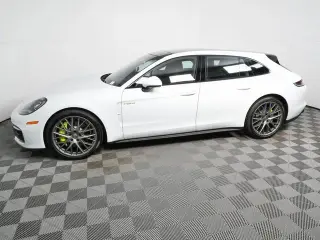 2023 Porsche Panamera 4 E-Hybrid - Photo 13