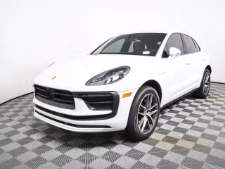2023 Porsche Macan -'s photo