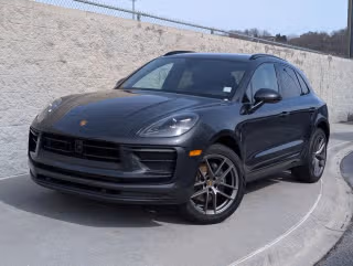 2025 Porsche Macan's photo