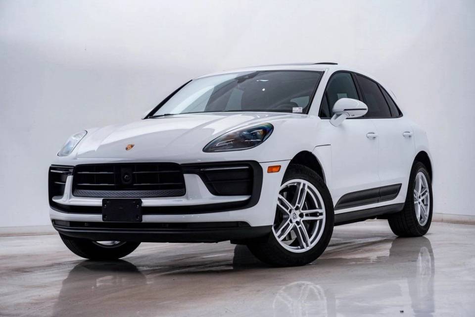 2025 Porsche Macan T