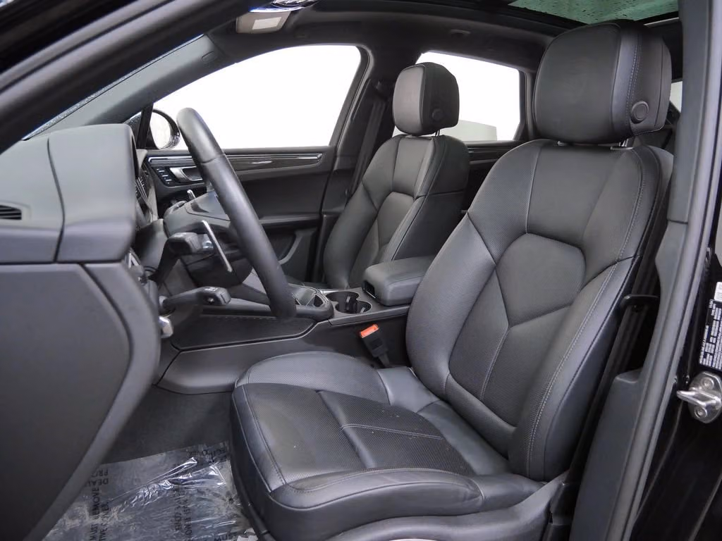 2025 Porsche Macan Base - Photo 36