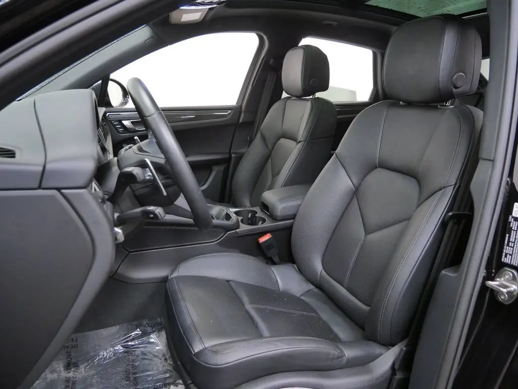 2025 Porsche Macan Base - Photo 40
