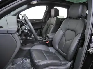 2025 Porsche Macan Base - Photo 37