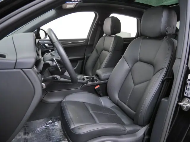 2025 Porsche Macan Base - Photo 38