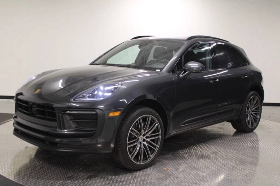 2025 Porsche Macan Base