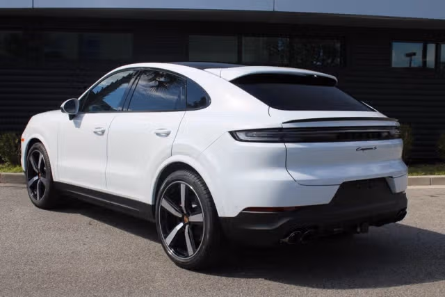 2026 Porsche Cayenne Coup S - Photo 18