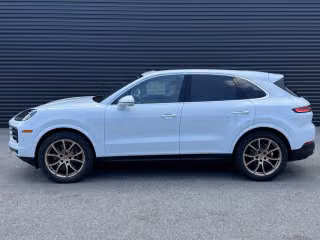 2025 Porsche Cayenne S - Photo 9