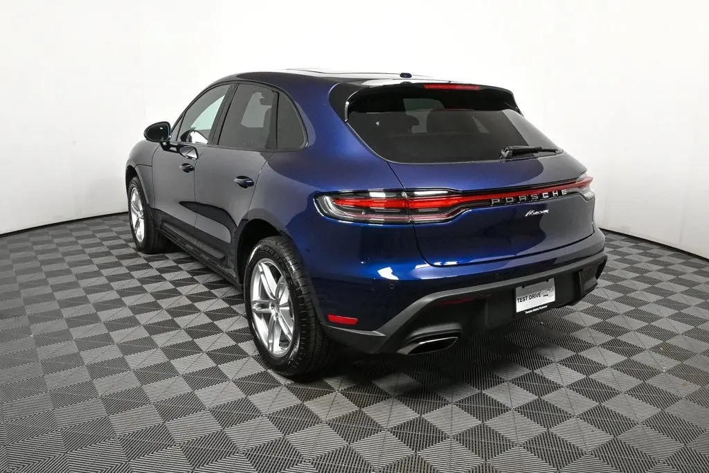 2026 Porsche Macan T - Photo 24