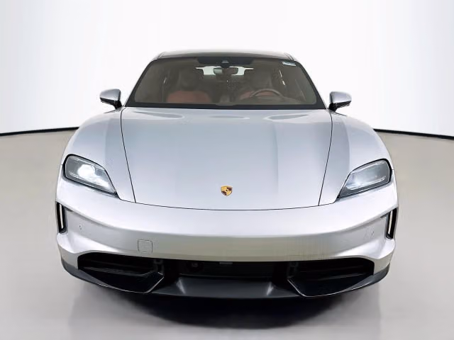 2026 Porsche Taycan GTS - Photo 10