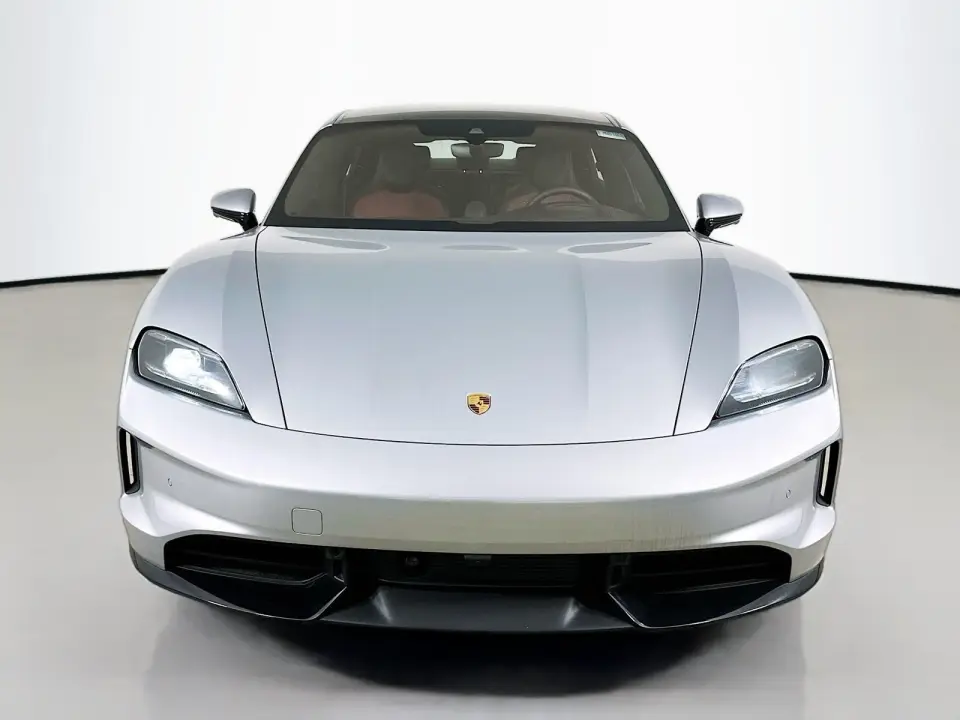 2026 Porsche Taycan GTS - Photo 15