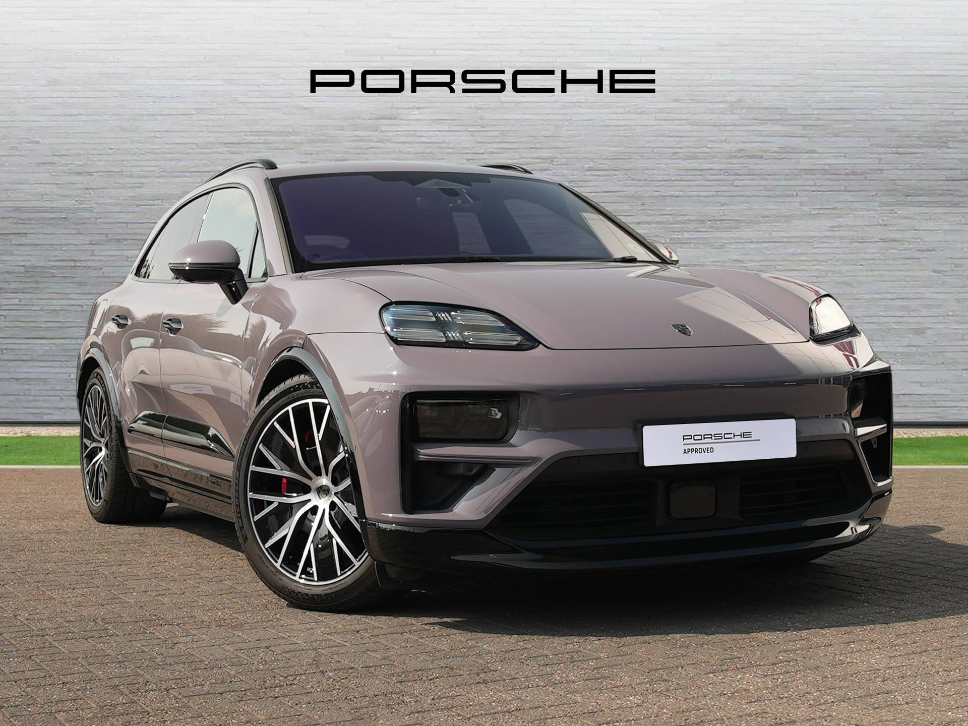 Macan Turbo, photo 1 of 41