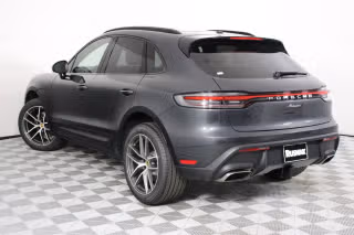 2026 Porsche Macan T - Photo 17