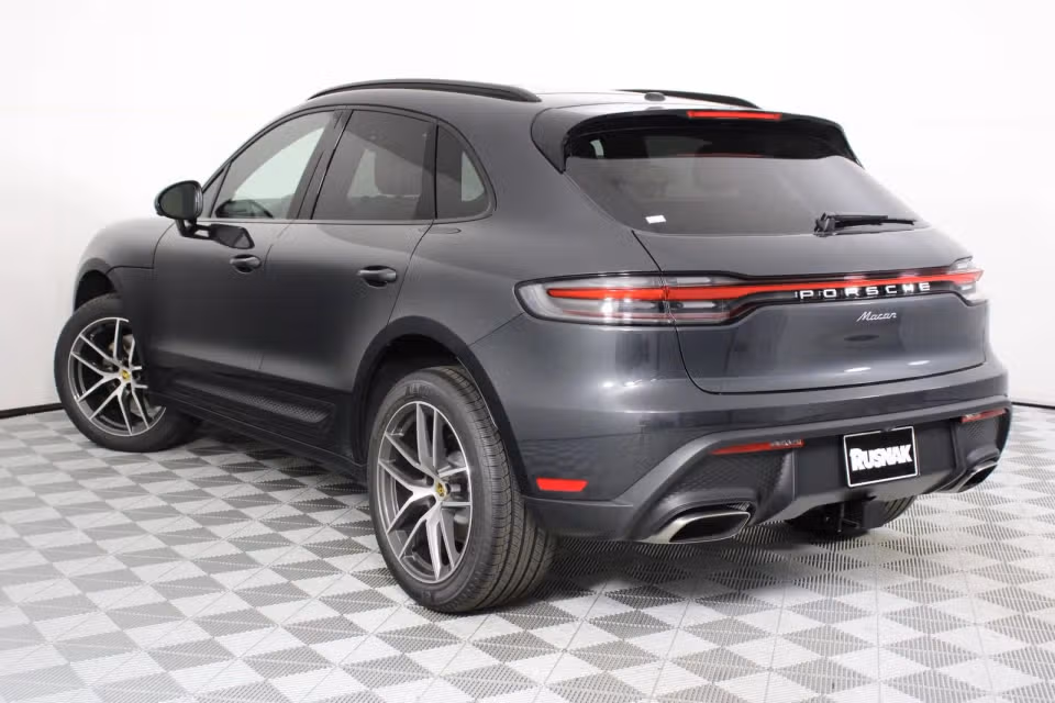 2026 Porsche Macan T - Photo 19