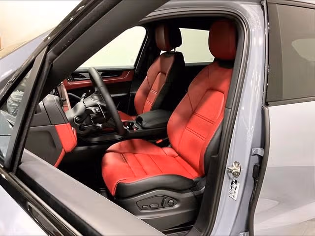 2026 Porsche Cayenne S - Photo 34
