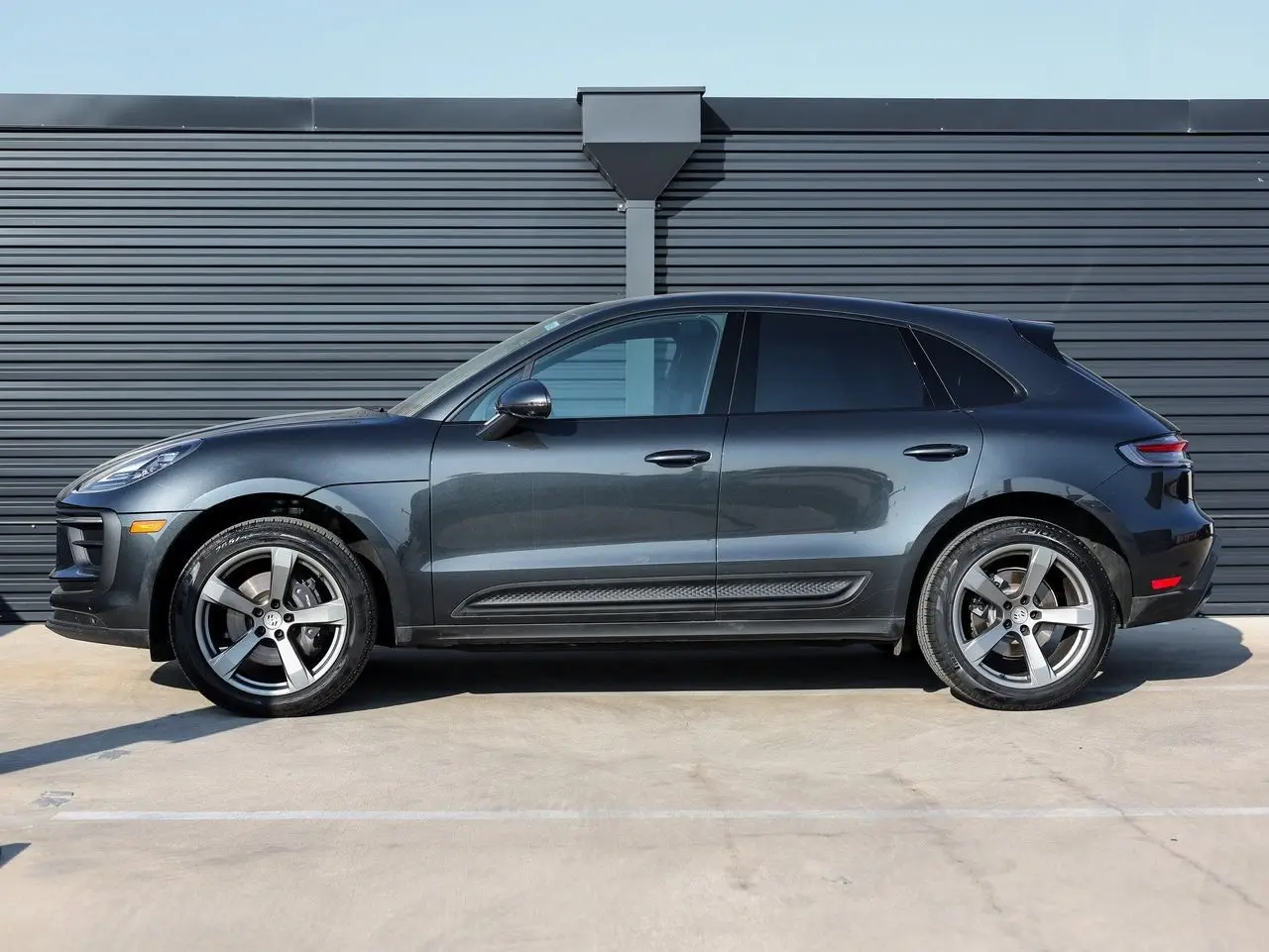 2026 Porsche Macan Base - Photo 16