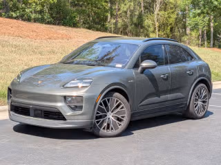 2025 Porsche Macan Macan Electric's photo