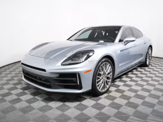 2024 Porsche Panamera 4's photo