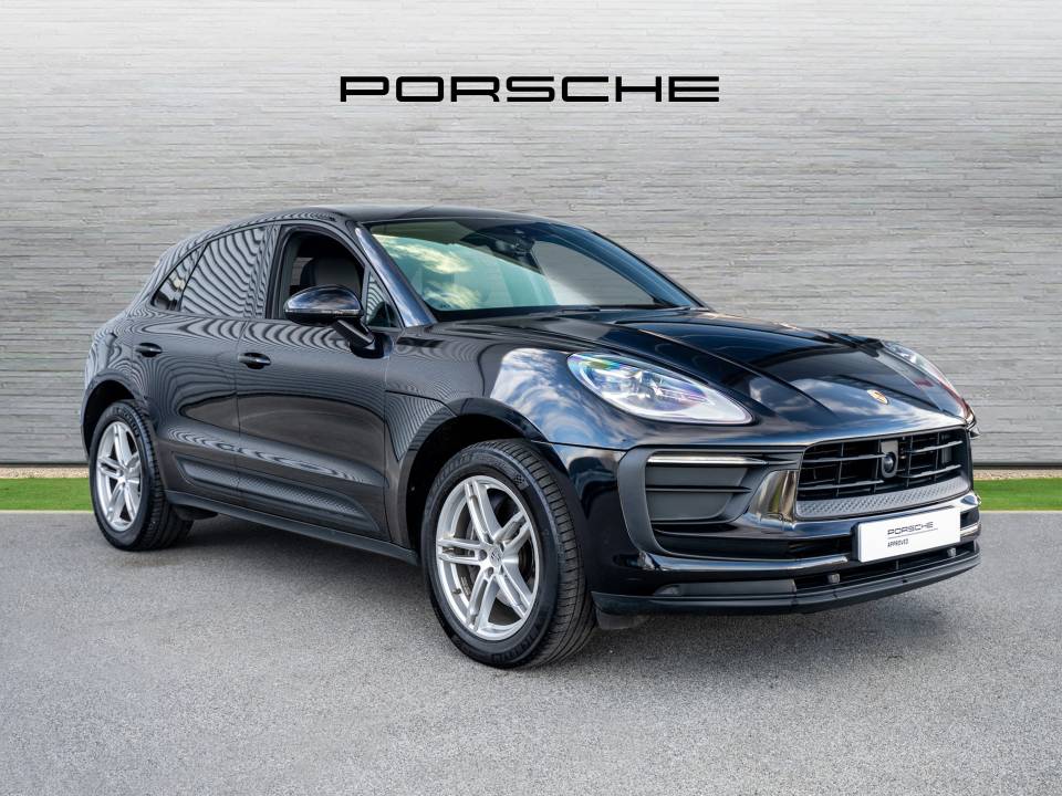2022 PORSCHE MACAN