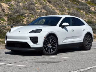 2025 Porsche Macan