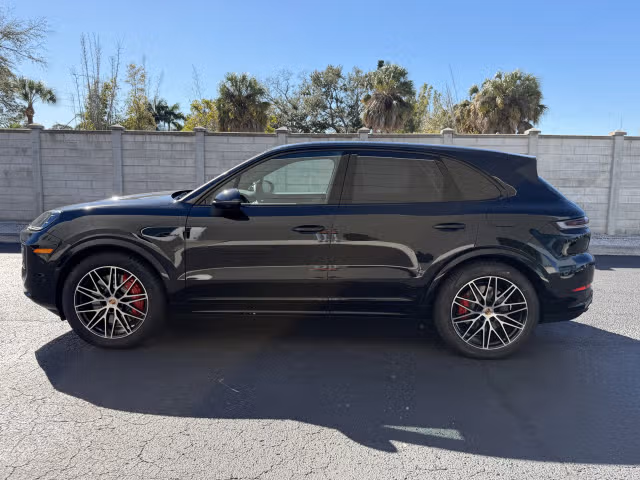 2026 Porsche Cayenne S E-Hybrid - Photo 10