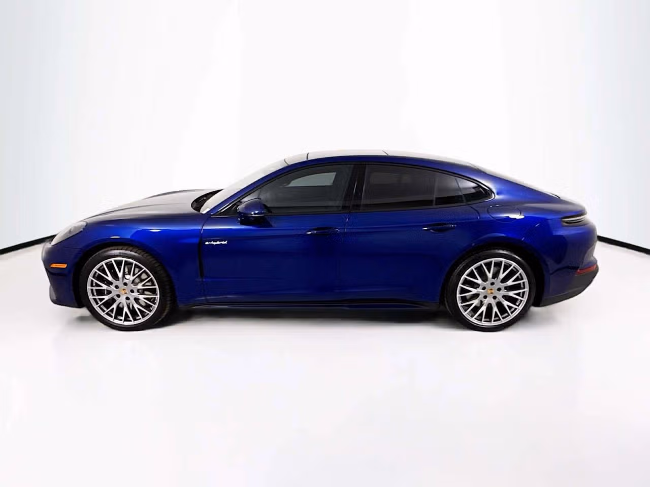 2026 Porsche Panamera 4 E-Hybrid - Photo 12