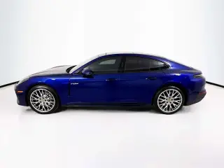 2026 Porsche Panamera 4 E-Hybrid - Photo 13