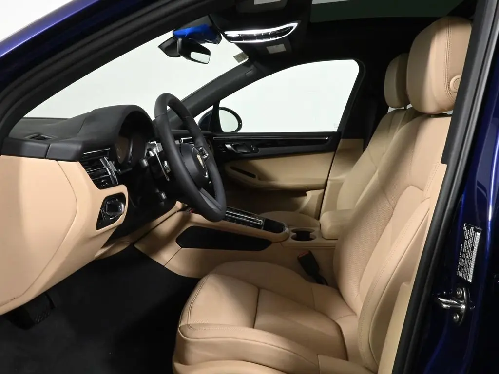 2025 Porsche Macan Base - Photo 40