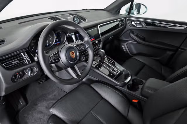 2026 Porsche Macan Base - Photo 26