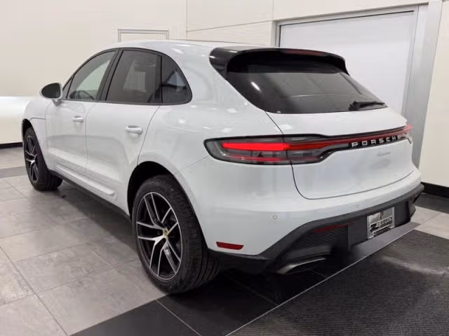 2026 Porsche Macan Base - Photo 18