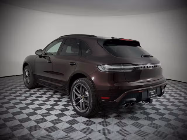 2025 Porsche Macan T - Photo 18