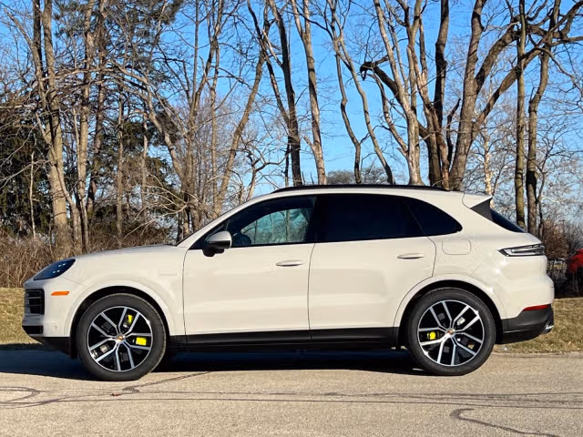 2026 Porsche Cayenne E-Hybrid - Photo 10