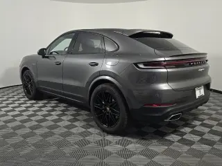 2025 Porsche Cayenne Coup E-Hybrid - Photo 21