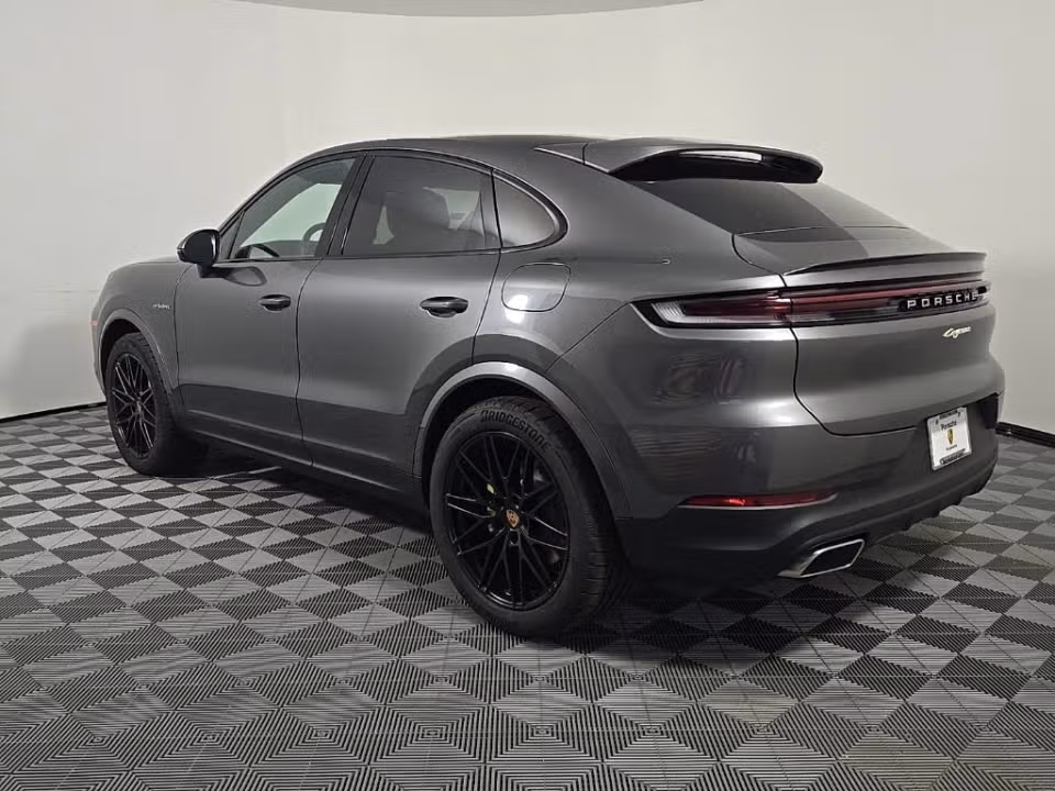 2025 Porsche Cayenne Coup E-Hybrid - Photo 19