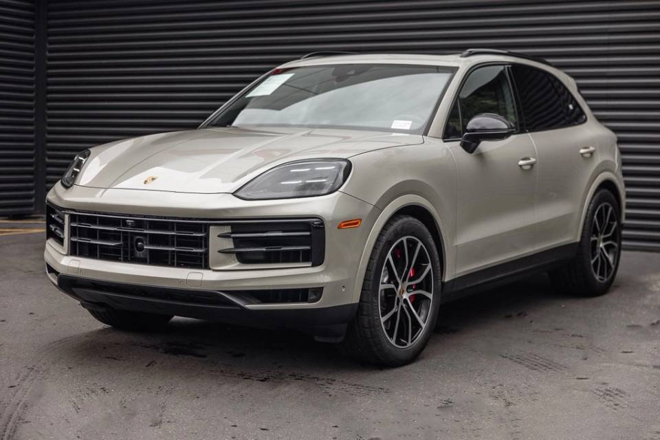 2025 Porsche Cayenne S
