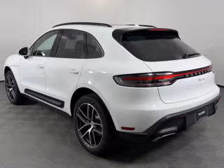 2026 Porsche Macan Base - Photo 17