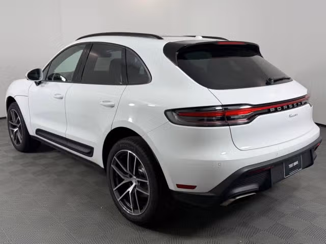 2026 Porsche Macan Base - Photo 18