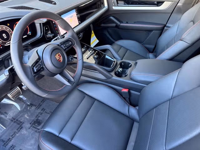 2026 Porsche Cayenne S - Photo 26