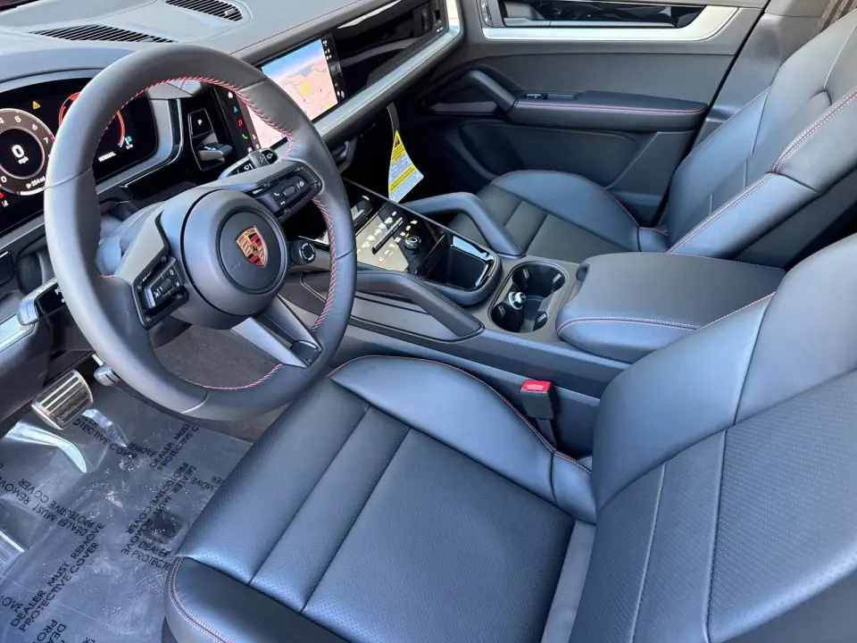 2026 Porsche Cayenne S - Photo 31