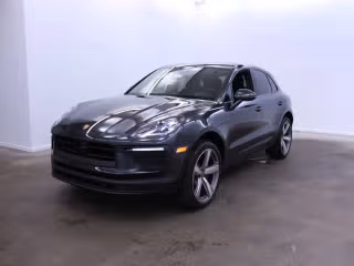 2025 Porsche Macan's photo