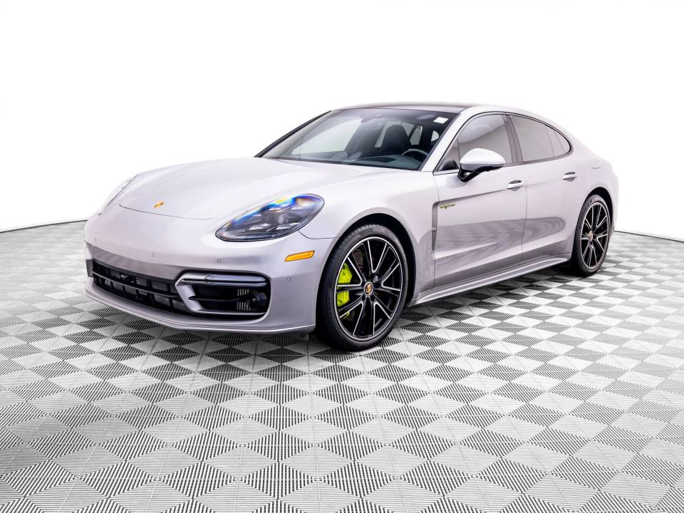 2022 Porsche Panamera