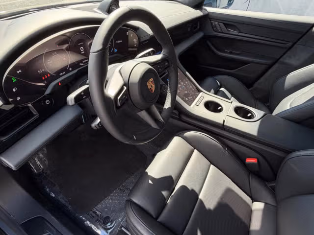 2026 Porsche Taycan GTS - Photo 26
