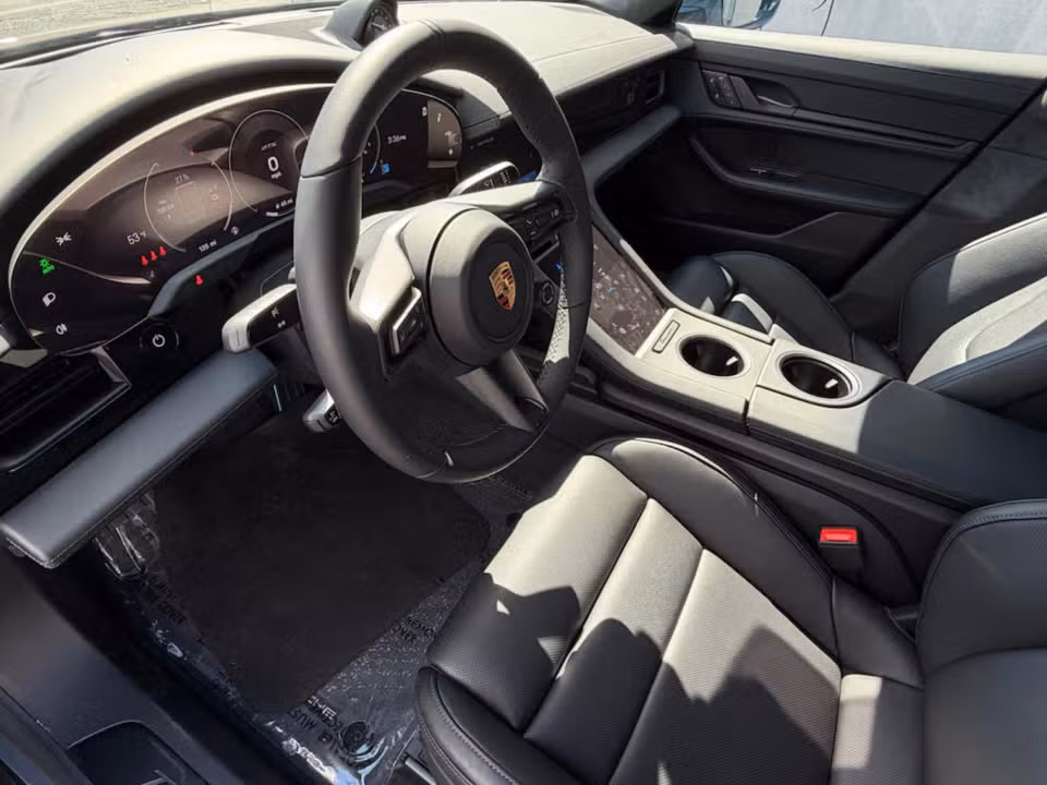 2026 Porsche Taycan GTS - Photo 27