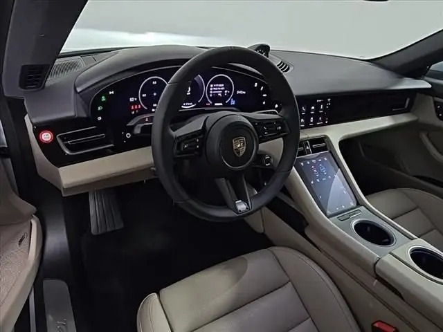 2025 Porsche Taycan Base - Photo 32