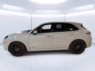 2025 Porsche Cayenne GTS - Photo 9