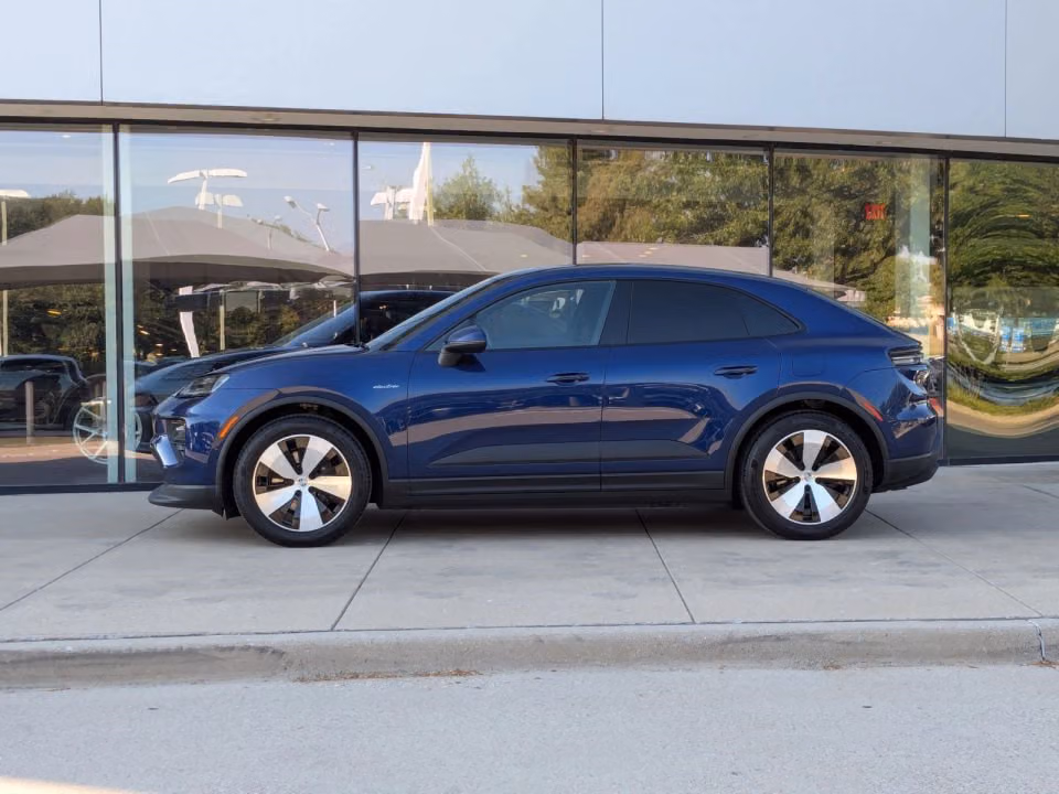 2025 Porsche Macan Base - Photo 11