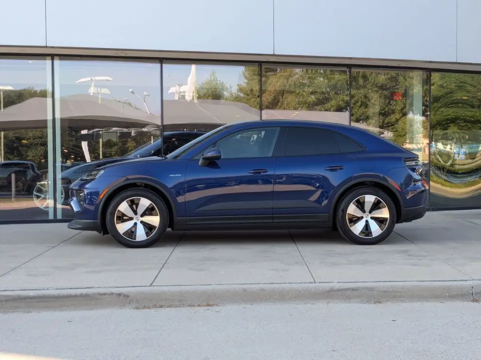 2025 Porsche Macan Base - Photo 15