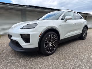 2025 Porsche Macan Macan 4 Electric's photo