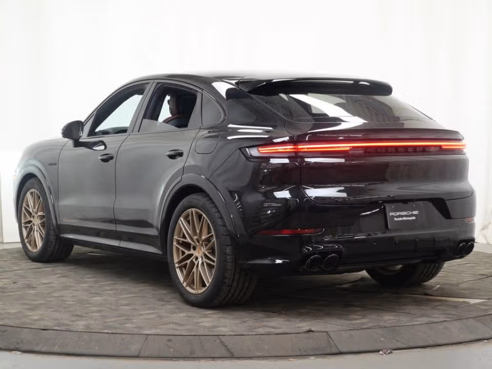 2025 Porsche Cayenne Coup S E-Hybrid - Photo 19